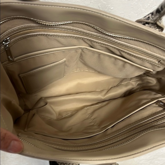 Ju-Ju-Be Tan and Black Tote with Exotic Accents Diaper Bag - Picture 10 of 10